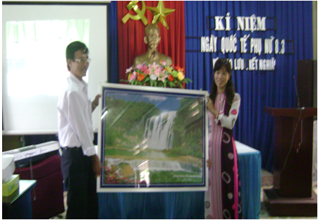 Giao lưu kết nghĩa giữa hai công đoàn trường TH Nguyễn Ngọc Bình& TH TABHING